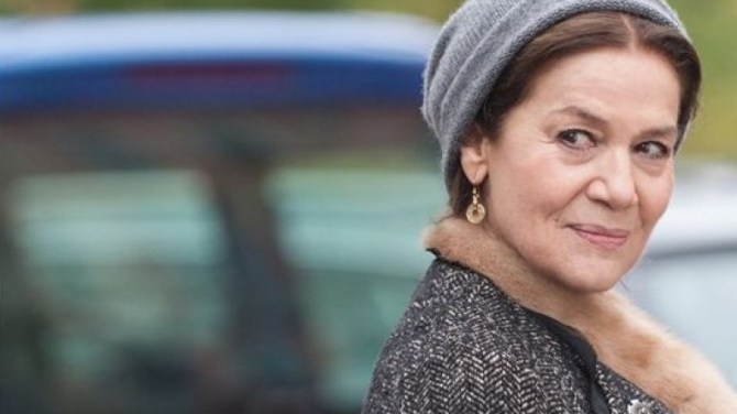 Hannelore Eisner in To Life! 