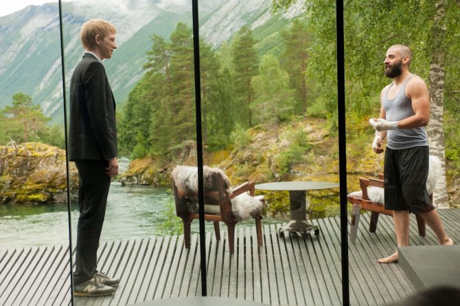 Caleb (Domhnall Gleeson) and Nathan (Oscar Isaac) in Ex Machina. Credit: Universal Studios.