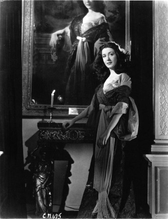 Corridor of Mirrors_still