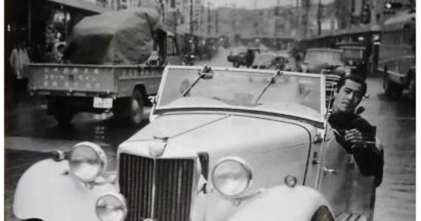 Mifune in favortie car.jpg