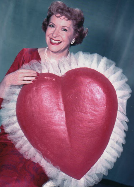 Color Vintage Photos of American Actress Celebrating Valentine (11).jpg
