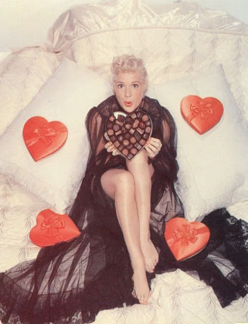 Color Vintage Photos of American Actress Celebrating Valentine (6).jpg