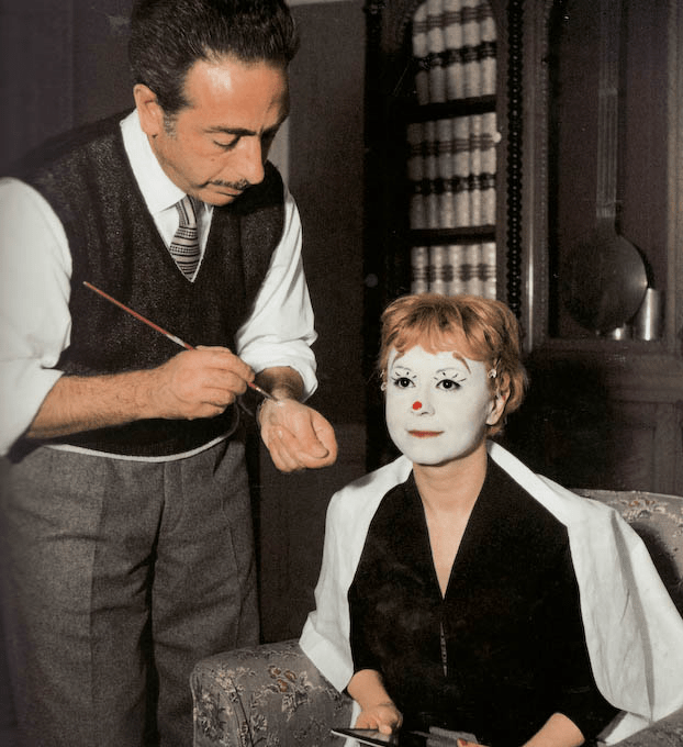 giuletta-masina-on-the-set-of-la-strada-1954.png
